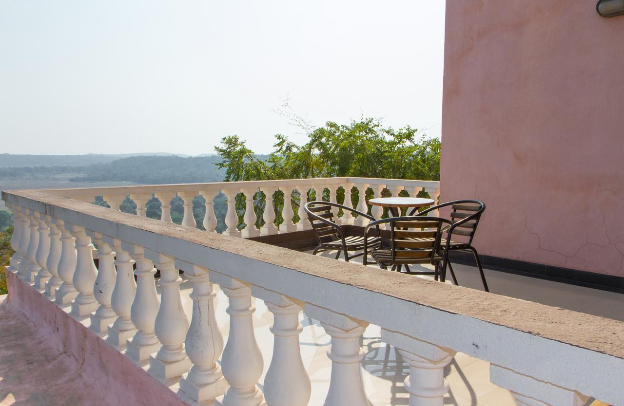 Westwood Residence Goa - The Boutique Hotel マプサ エクステリア 写真