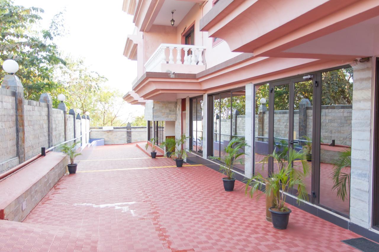 Westwood Residence Goa - The Boutique Hotel マプサ エクステリア 写真
